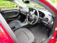 Ａ３ スポーツバック３０ＴＦＳＩ　フルセグナビ　アシスタンスＰＫＧ　コンビニエンスＰＫＧ　ＬＥＤヘッドライト 0901317A30250618W001 2