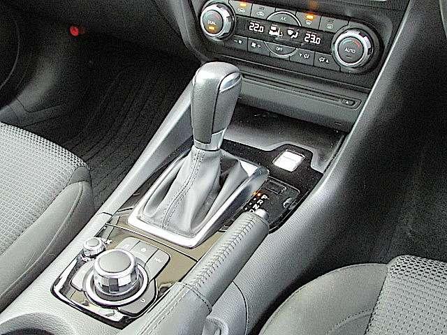 アクセラスポーツ 1.5 15S プロアクティブ 360°ビューモニター・10Wayパワーシート(12枚目)