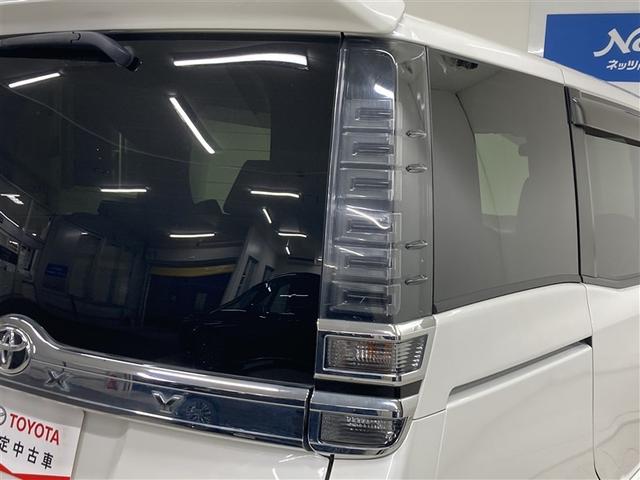 ヴォクシー ZS 煌III フルセグ メモリーナビ DVD再生 ミュージックプレイヤー接続可 バックカメラ 衝突被害軽減システム ETC 両側電動スライド LEDヘッドランプ ウオークスルー 乗車定員7人 3列シート 記録簿(7枚目)