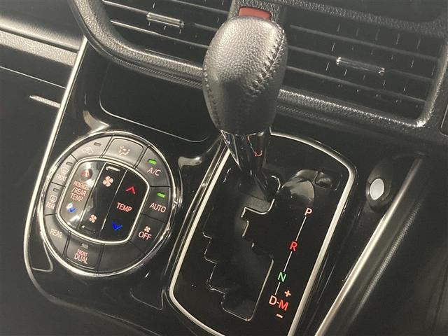 ヴォクシー ZS 煌III フルセグ メモリーナビ DVD再生 ミュージックプレイヤー接続可 バックカメラ 衝突被害軽減システム ETC 両側電動スライド LEDヘッドランプ ウオークスルー 乗車定員7人 3列シート 記録簿(27枚目)