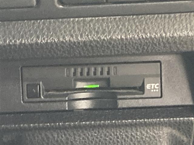 ヴォクシー ZS 煌III フルセグ メモリーナビ DVD再生 ミュージックプレイヤー接続可 バックカメラ 衝突被害軽減システム ETC 両側電動スライド LEDヘッドランプ ウオークスルー 乗車定員7人 3列シート 記録簿(30枚目)