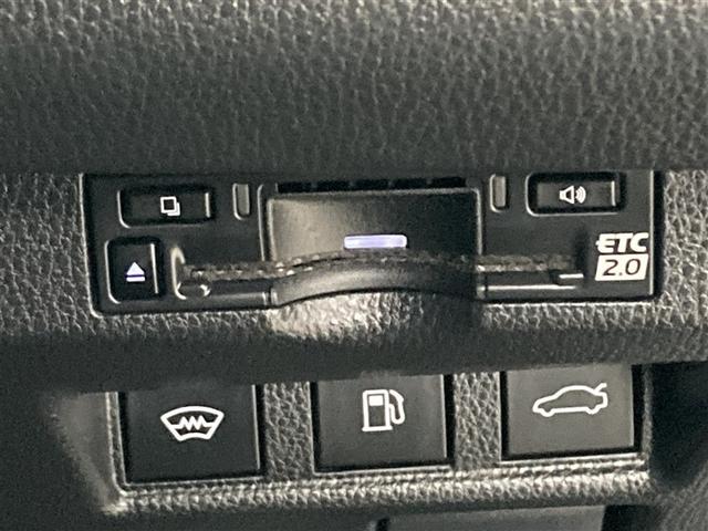 高速道路などで便利なＥＴＣも付いています。ゲートの通過もスムーズです。　ＥＴＣカードを忘れずに！