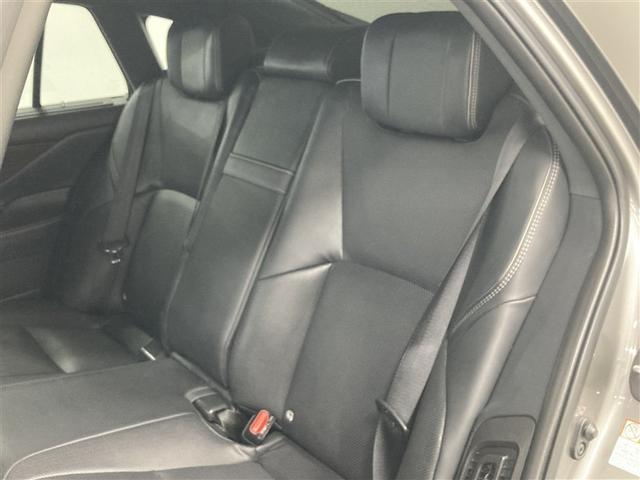 後席でノビノビ、リラックス快適な空間でドライブはいかがですか。