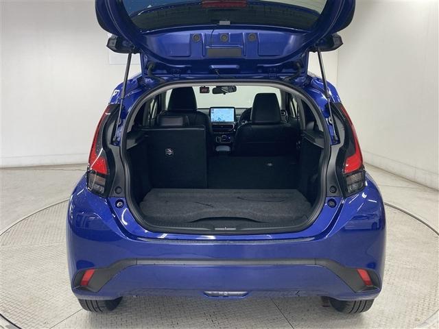 アクア Ｚ　４ＷＤ　メモリーナビ　ミュージックプレイヤー接続可　バックカメラ　衝突被害軽減システム　ＥＴＣ　ドラレコ　ＬＥＤヘッドランプ　ワンオーナー　記録簿（13枚目）