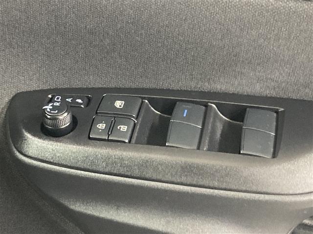 �i�[�������R���h�A�~���[�ƁA�p���[�E�B���h�E�}�X�^�[�X�C�b�`�ł��B�ԓ��̊��C���^�]�Ȃ���ȒP�ɍs���܂��B