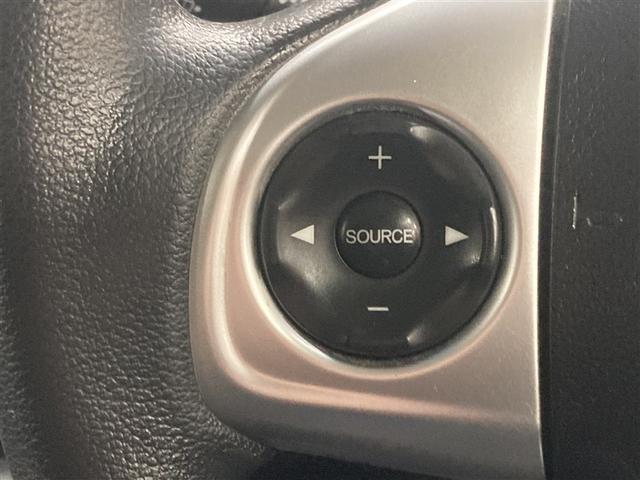 �I�[�f�B�I���삪�X�e�A�����O�����𗣂����A�^�]�ɏW�������܂܎茳�ő���ł��܂��B