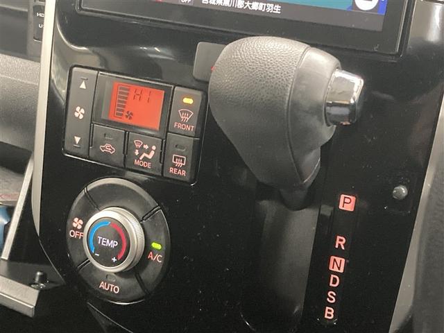 ���삵�₷���C���p�l�V�t�g�A���R�ȓ����ő���ł���悤�Ƀn���h���ɋ߂��|�W�V�����ɃV�t�g���o�[��z�u���Ă��܂��B