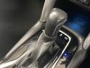 シフトレバーは扱いやすく、手になじむ形状。手を伸ばせばレバーに自然に届くちょうどいい位置に配置されています。