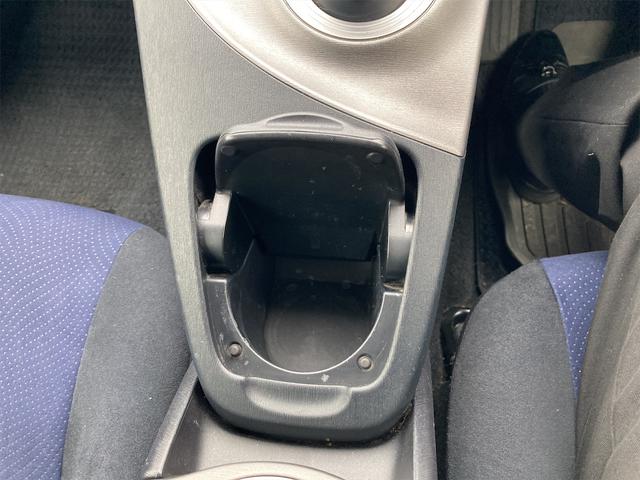 プリウス Ｓ　ＥＴＣ　バックカメラ　ナビ　ＴＶ　アルミホイール　オートライト　ＨＩＤ　スマートキー　電動格納ミラー　ＣＶＴ　盗難防止システム　衝突安全ボディ　ＡＢＳ　ＣＤ　ミュージックプレイヤー接続可　エアコン（42枚目）