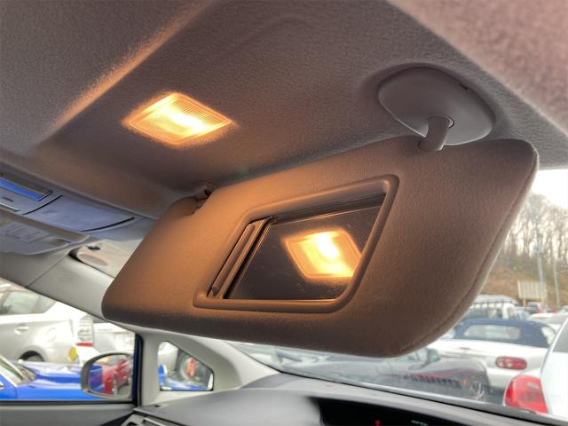 プリウス Ｓ　ＥＴＣ　バックカメラ　ナビ　ＴＶ　アルミホイール　オートライト　ＨＩＤ　スマートキー　電動格納ミラー　ＣＶＴ　盗難防止システム　衝突安全ボディ　ＡＢＳ　ＣＤ　ミュージックプレイヤー接続可　エアコン（47枚目）