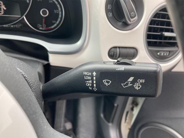 ザ・ビートル デザインレザーパッケージ　バックカメラ　オートクルーズコントロール　ＡＴ　ＨＩＤ　キーレスエントリー　電動格納ミラー　シートヒーター　アルミホイール　革シート　盗難防止システム　ＡＢＳ　ＣＤ　ミュージックプレイヤー接続可（7枚目）