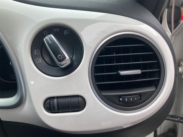 ザ・ビートル デザインレザーパッケージ　バックカメラ　オートクルーズコントロール　ＡＴ　ＨＩＤ　キーレスエントリー　電動格納ミラー　シートヒーター　アルミホイール　革シート　盗難防止システム　ＡＢＳ　ＣＤ　ミュージックプレイヤー接続可（36枚目）