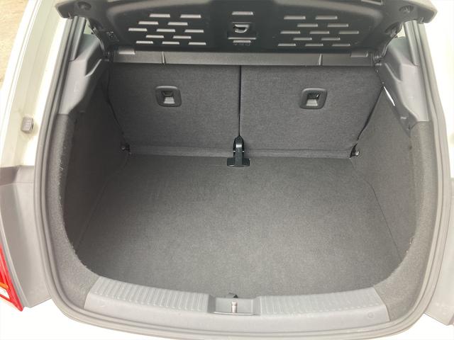 ザ・ビートル デザインレザーパッケージ　バックカメラ　オートクルーズコントロール　ＡＴ　ＨＩＤ　キーレスエントリー　電動格納ミラー　シートヒーター　アルミホイール　革シート　盗難防止システム　ＡＢＳ　ＣＤ　ミュージックプレイヤー接続可（44枚目）