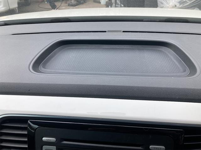 ザ・ビートル デザインレザーパッケージ　バックカメラ　オートクルーズコントロール　ＡＴ　ＨＩＤ　キーレスエントリー　電動格納ミラー　シートヒーター　アルミホイール　革シート　盗難防止システム　ＡＢＳ　ＣＤ　ミュージックプレイヤー接続可（48枚目）