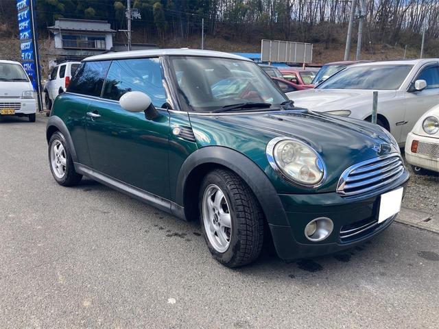 ＭＩＮＩ クーパー　ＥＴＣ　バックカメラ　ＴＶ　アルミホイール　キーレスエントリー　ＡＴ　盗難防止システム　ＡＢＳ　ＣＤ　ミュージックプレイヤー接続可　エアコン　パワーステアリング　パワーウィンドウ（12枚目）