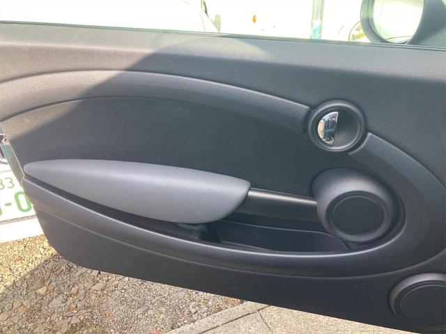 ＭＩＮＩ クーパー　ＥＴＣ　バックカメラ　ＴＶ　アルミホイール　キーレスエントリー　ＡＴ　盗難防止システム　ＡＢＳ　ＣＤ　ミュージックプレイヤー接続可　エアコン　パワーステアリング　パワーウィンドウ（26枚目）