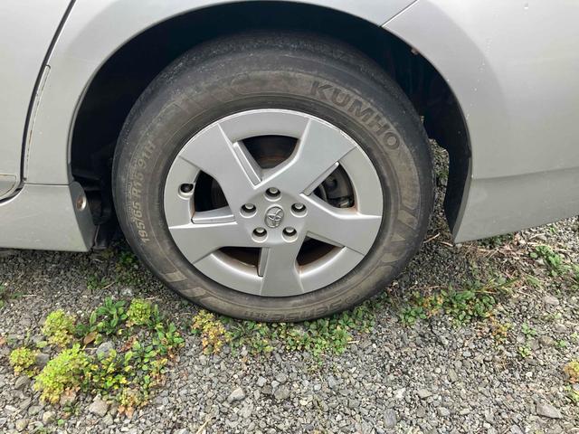 プリウス Ｓ　福祉車輌　ＥＴＣ　アルミホイール　オートライト　ＣＶＴ　スマートキー　電動格納ミラー　盗難防止システム　ＣＤ　ミュージックプレイヤー接続可　衝突安全ボディ　ＡＢＳ　ＥＳＣ　エアコン　パワーステアリング（21枚目）
