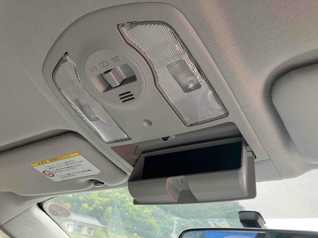プリウス Ｓ　福祉車輌　ＥＴＣ　アルミホイール　オートライト　ＣＶＴ　スマートキー　電動格納ミラー　盗難防止システム　ＣＤ　ミュージックプレイヤー接続可　衝突安全ボディ　ＡＢＳ　ＥＳＣ　エアコン　パワーステアリング（42枚目）