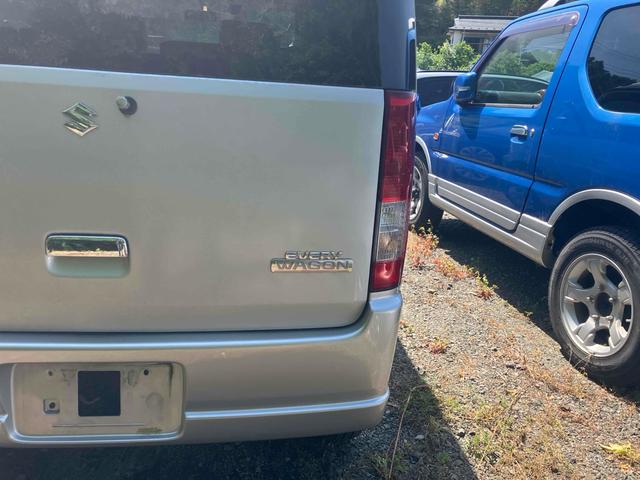 エブリイワゴン ＪＰターボ　４ＷＤ　ＥＴＣ　両側スライドドア　キーレスエントリー　電動格納ミラー　シートヒーター　ターボ　ＡＴ　盗難防止システム　ＡＢＳ　ＣＤ　アルミホイール　衝突安全ボディ　エアコン　パワーステアリング（8枚目）