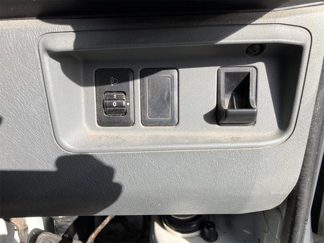 クリッパートラック ＤＸ　４ＷＤ　パワステ　軽トラック　ＭＴ　運転席エアバッグ（3枚目）
