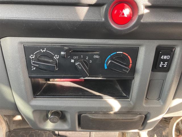 クリッパートラック ＤＸ　４ＷＤ　パワステ　軽トラック　ＭＴ　運転席エアバッグ（5枚目）