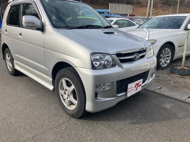 テリオスキッド カスタム　メモリアルエディション　４ＷＤ　ドライブレコーダー　キーレスエントリー　ＡＴ　ＣＤ　アルミホイール　衝突安全ボディ　エアコン　パワーステアリング　パワーウィンドウ（12枚目）