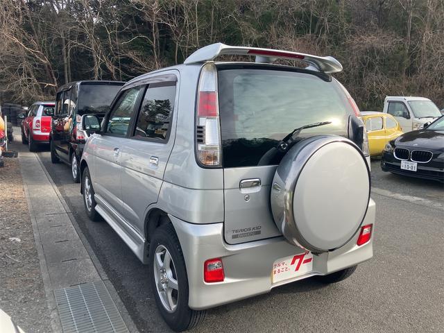 テリオスキッド カスタム　メモリアルエディション　４ＷＤ　ドライブレコーダー　キーレスエントリー　ＡＴ　ＣＤ　アルミホイール　衝突安全ボディ　エアコン　パワーステアリング　パワーウィンドウ（16枚目）