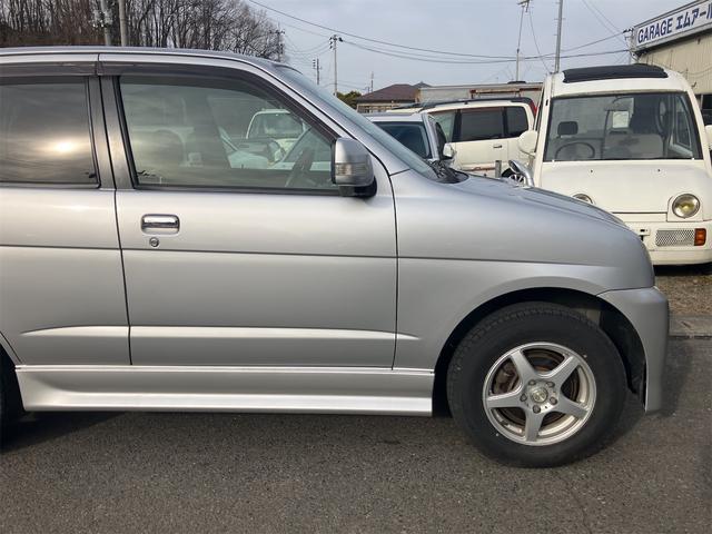 テリオスキッド カスタム　メモリアルエディション　４ＷＤ　ドライブレコーダー　キーレスエントリー　ＡＴ　ＣＤ　アルミホイール　衝突安全ボディ　エアコン　パワーステアリング　パワーウィンドウ（18枚目）