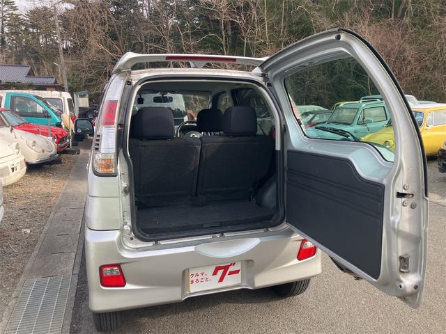 テリオスキッド カスタム　メモリアルエディション　４ＷＤ　ドライブレコーダー　キーレスエントリー　ＡＴ　ＣＤ　アルミホイール　衝突安全ボディ　エアコン　パワーステアリング　パワーウィンドウ（19枚目）