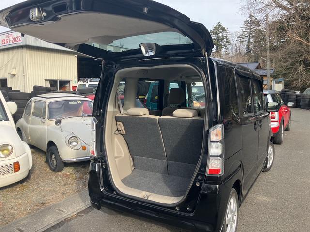 Ｎ－ＢＯＸ Ｇ　両側スライドドア　スマートキー　アイドリングストップ　電動格納ミラー　ベンチシート　ＣＶＴ　盗難防止システム　ＡＢＳ　ＥＳＣ　ＣＤ　ＵＳＢ　アルミホイール　衝突安全ボディ　エアコン　パワーステアリング（18枚目）