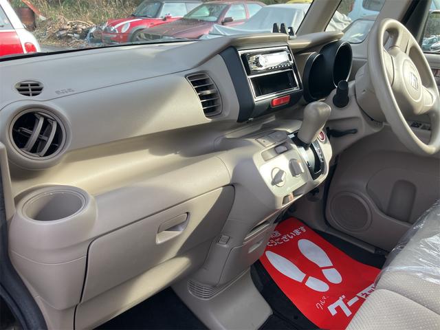 Ｎ－ＢＯＸ Ｇ　両側スライドドア　スマートキー　アイドリングストップ　電動格納ミラー　ベンチシート　ＣＶＴ　盗難防止システム　ＡＢＳ　ＥＳＣ　ＣＤ　ＵＳＢ　アルミホイール　衝突安全ボディ　エアコン　パワーステアリング（32枚目）