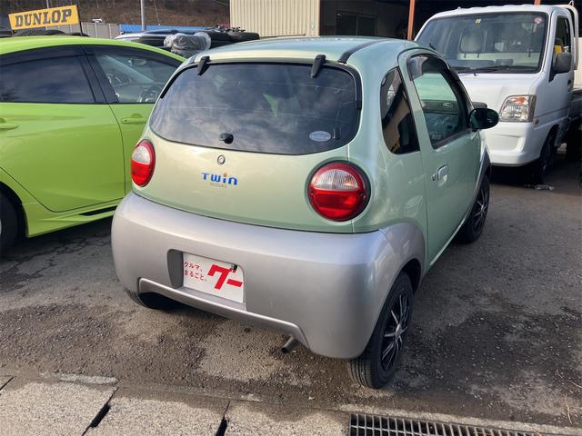 ツイン ガソリンＢ　カラーパッケージ　バックカメラ　ＡＴ　ＣＤ　ＵＳＢ　ミュージックプレイヤー接続可　アルミホイール　エアコン　パワーステアリング（12枚目）