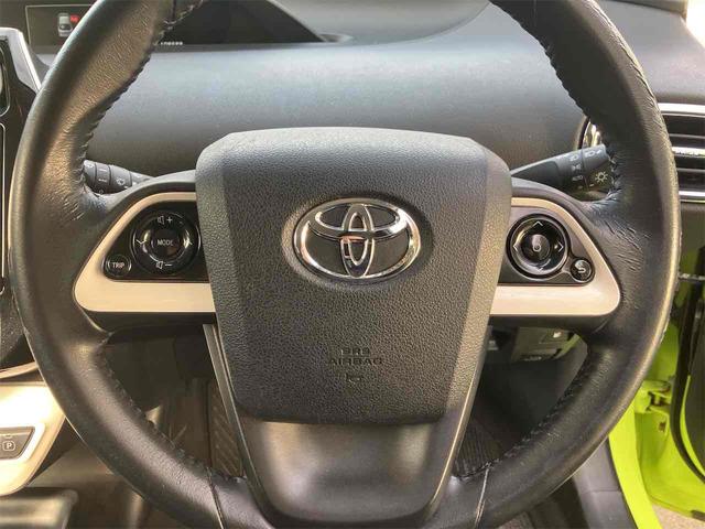 プリウス Ｓ　ＥＴＣ　ナビ　ＴＶ　アルミホイール　オートライト　ＬＥＤヘッドランプ　ＣＶＴ　スマートキー　電動格納ミラー　盗難防止システム　ＣＤ　Ｂｌｕｅｔｏｏｔｈ　衝突安全ボディ　ＡＢＳ　ＥＳＣ　エアコン（2枚目）