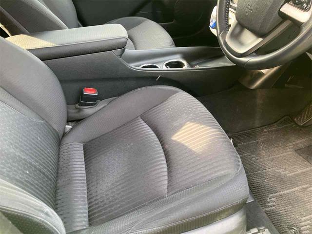 プリウス Ｓ　ＥＴＣ　ナビ　ＴＶ　アルミホイール　オートライト　ＬＥＤヘッドランプ　ＣＶＴ　スマートキー　電動格納ミラー　盗難防止システム　ＣＤ　Ｂｌｕｅｔｏｏｔｈ　衝突安全ボディ　ＡＢＳ　ＥＳＣ　エアコン（39枚目）