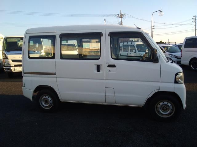 NV100クリッパーバン 660DXハイルーフ 4WD(4枚目)