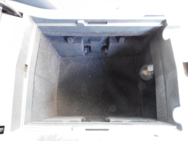 レガシィアウトバック Limited EyeSight搭載車 SDナビ Rカメラ SDナビ リヤビューカメラ ETC ドライブレコーダー ステアリングオーディオリモコン パワーリヤゲート 運転席・助手席・後席シートヒーター オートライト&オートワイパー(27枚目)