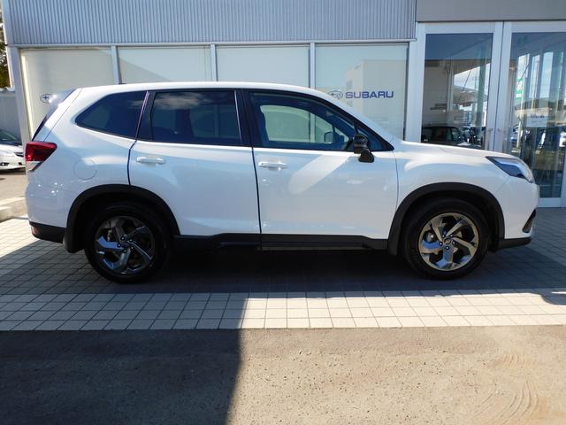 フォレスター STIスポーツ SDナビ Rカメラ ETC SDナビ リヤビューカメラ ETC2.0 パワーリヤゲート スマートリヤビューミラー スバルリヤビークルディテクション 運転席・助手席・後席シートヒーター ステアリングヒーター(12枚目)