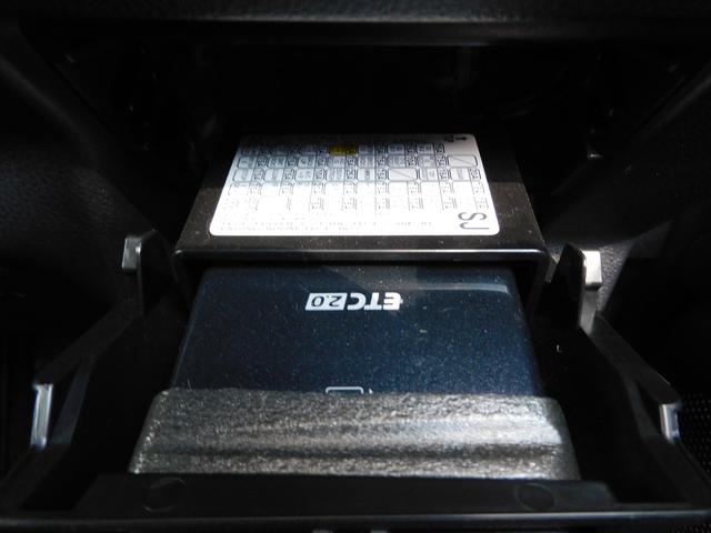 フォレスター STIスポーツ SDナビ Rカメラ ETC SDナビ リヤビューカメラ ETC2.0 パワーリヤゲート スマートリヤビューミラー スバルリヤビークルディテクション 運転席・助手席・後席シートヒーター ステアリングヒーター(51枚目)