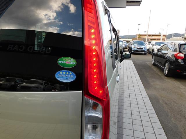 ステラ L スマートアシスト CD/AM/FMラジオ/USB CD/AM/FM/ラジオ/USB 集中ドアロック機能付きキーレスエントリー 電動格納式ドアミラー ホイールキャップ付14インチスチールホイール マニュアルエアコン(16枚目)