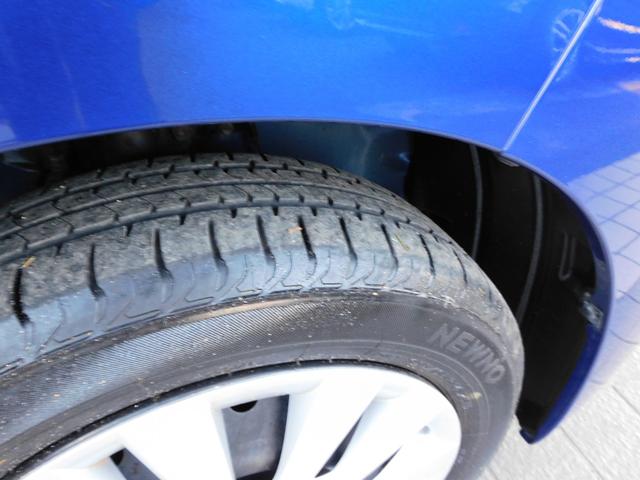 ステラ L スマートアシスト SDナビ Rカメラ SDナビリヤビューカメラ マニュアルエアコン 集中ドアロック機能付きキーレスエントリー パワーウィドウ 電動格納式ドアミラー ホイールキャップ付14インチスチールホイール(8枚目)