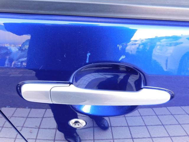 ステラ L スマートアシスト SDナビ Rカメラ SDナビリヤビューカメラ マニュアルエアコン 集中ドアロック機能付きキーレスエントリー パワーウィドウ 電動格納式ドアミラー ホイールキャップ付14インチスチールホイール(17枚目)