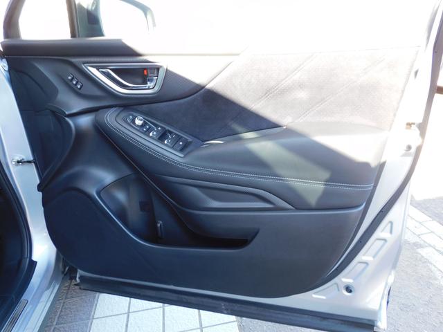 フォレスター SPORT EyeSight搭載車 SDナビ Rカメラ SDナビ リヤビューカメラ ETC2.0 ドライブレコーダー LEDアクセサリーライナー スマートリヤビューミラー STIマフラー サンルール パワーリヤゲート(23枚目)