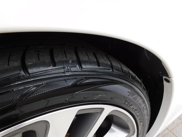 レヴォーグ １．６ＧＴ－Ｓ　ＥｙｅＳｉｇｈｔ　ＳＤナビ　Ｒカメラ　ＳＤナビ　リヤビューカメラ　ＥＴＣ２．０　ＬＥＤアクセサリーライナー　サンルーフ　サイドビューカメラ　スバルリヤビークルディテクション　フロントグリル　オートライト＆オートワイパー（8枚目）