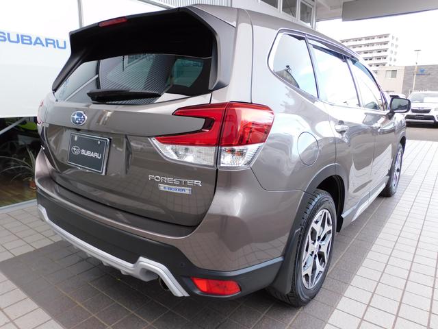 フォレスター アドバンス SDナビ Rカメラ ETC ドラレコ SDナビ リヤビューカメラ ETC2.0 ナビ連動ドライブレコーダー LEDアクセサリーライナー スマートリヤビューミラー ドライバーモニタリングシステム 冬用タイヤ装着(3枚目)