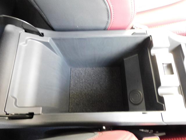 レヴォーグ STI Sport EX EyeSight X搭載車 11.6インチセンターインフォメーションディスプレイ&インフォテインメントシステム ETC2.0 リヤビューカメラ ドライブレコーダー LEDアクセサリーライナー(28枚目)