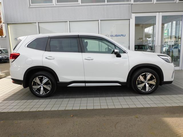 フォレスター Ａｄｖａｎｃｅ　ＥｙｅＳｉｇｈｔ搭載車　ＳＤナビ　Ｒカメラ　ＳＤナビ　リヤビューカメラ　ＥＴＣ２．０　ＬＥＤアクセサリーライナー　スバルリヤビークルディテクション　運転席・助手席・後席シートヒーター　ステアリングヒーター（12枚目）