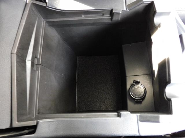 フォレスター Ａｄｖａｎｃｅ　ＥｙｅＳｉｇｈｔ搭載車　ＳＤナビ　Ｒカメラ　ＳＤナビ　リヤビューカメラ　ＥＴＣ２．０　ＬＥＤアクセサリーライナー　スバルリヤビークルディテクション　運転席・助手席・後席シートヒーター　ステアリングヒーター（31枚目）