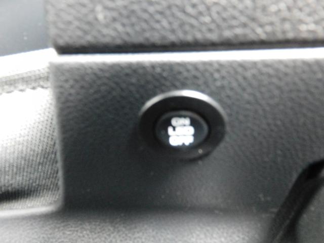 フォレスター Ａｄｖａｎｃｅ　ＥｙｅＳｉｇｈｔ搭載車　ＳＤナビ　Ｒカメラ　ＳＤナビ　リヤビューカメラ　ＥＴＣ２．０　ＬＥＤアクセサリーライナー　スバルリヤビークルディテクション　運転席・助手席・後席シートヒーター　ステアリングヒーター（50枚目）