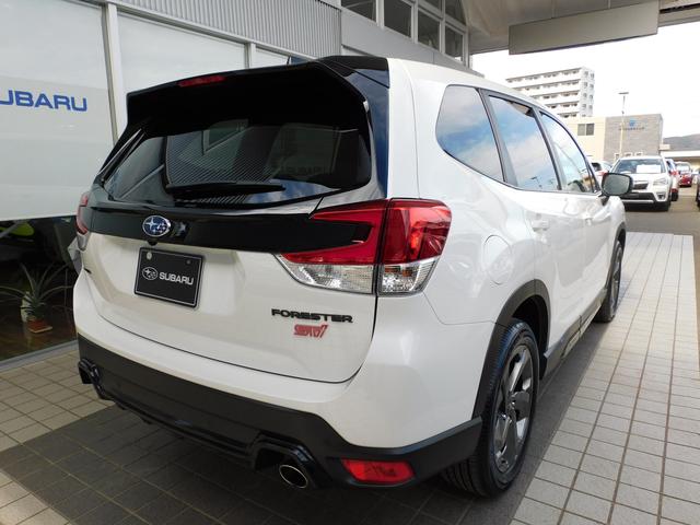 フォレスター STIスポーツ SDナビ Rカメラ ETC SDナビ リヤビューカメラ ETC スバルリヤビークルディテクション サイドビューカメラ フロントビューカメラ キーレスアクセス&プッシュスタート ステアリングヒーター(3枚目)