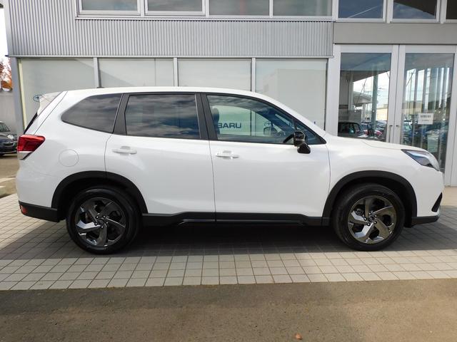 フォレスター STIスポーツ SDナビ Rカメラ ETC SDナビ リヤビューカメラ ETC スバルリヤビークルディテクション サイドビューカメラ フロントビューカメラ キーレスアクセス&プッシュスタート ステアリングヒーター(12枚目)